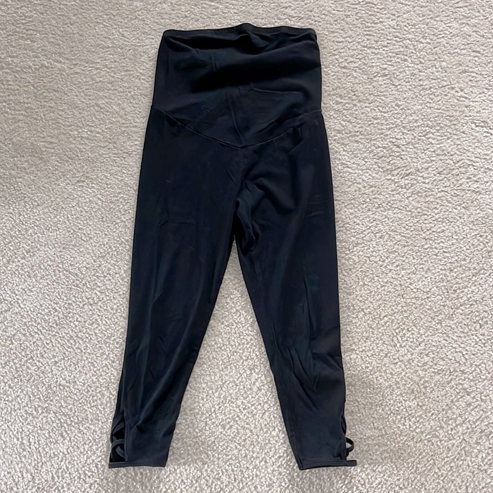 Black maternity capris with side detail-Medium